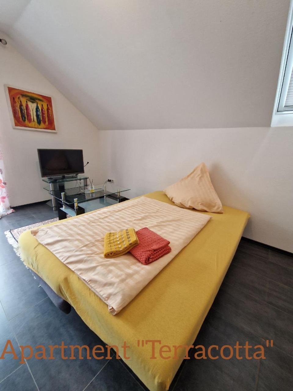 Weingut Im Moselkrampen Apartment เอลเลนซ์-พอลเทอร์สดอร์ฟ ภายนอก รูปภาพ