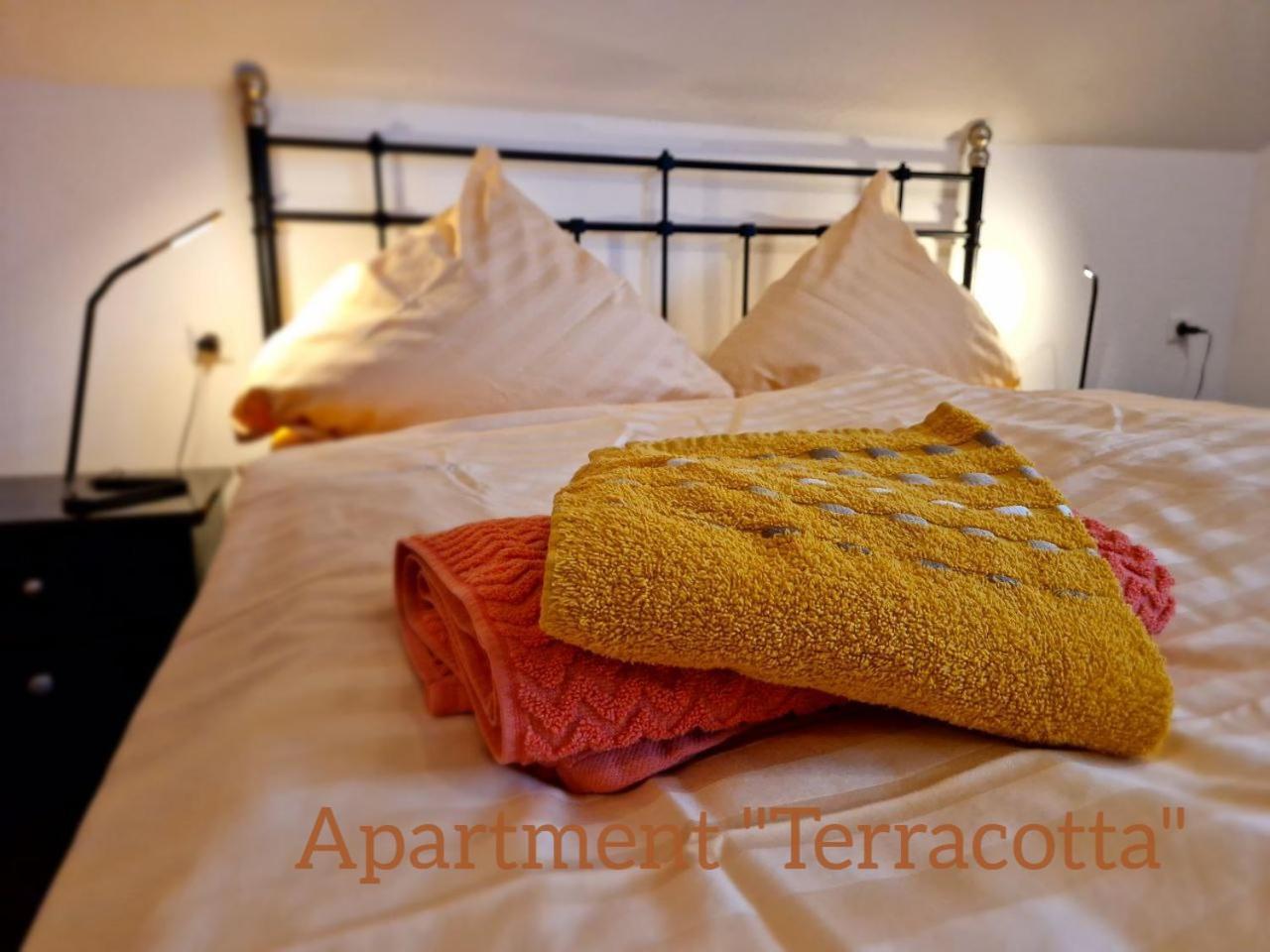 Weingut Im Moselkrampen Apartment เอลเลนซ์-พอลเทอร์สดอร์ฟ ภายนอก รูปภาพ