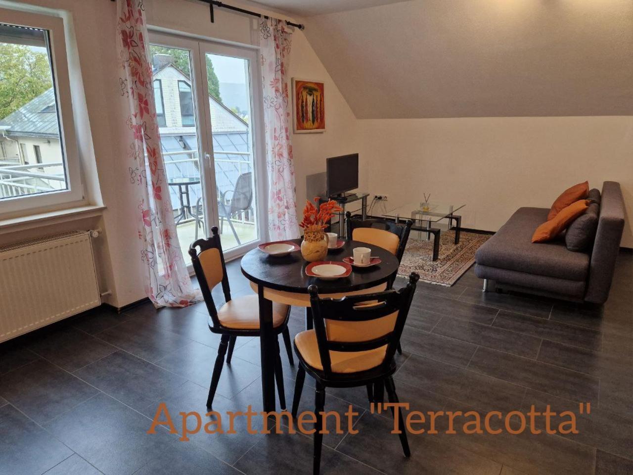 Weingut Im Moselkrampen Apartment เอลเลนซ์-พอลเทอร์สดอร์ฟ ภายนอก รูปภาพ