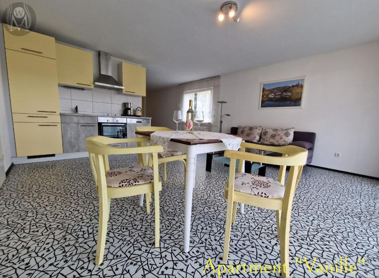 Weingut Im Moselkrampen Apartment เอลเลนซ์-พอลเทอร์สดอร์ฟ ภายนอก รูปภาพ