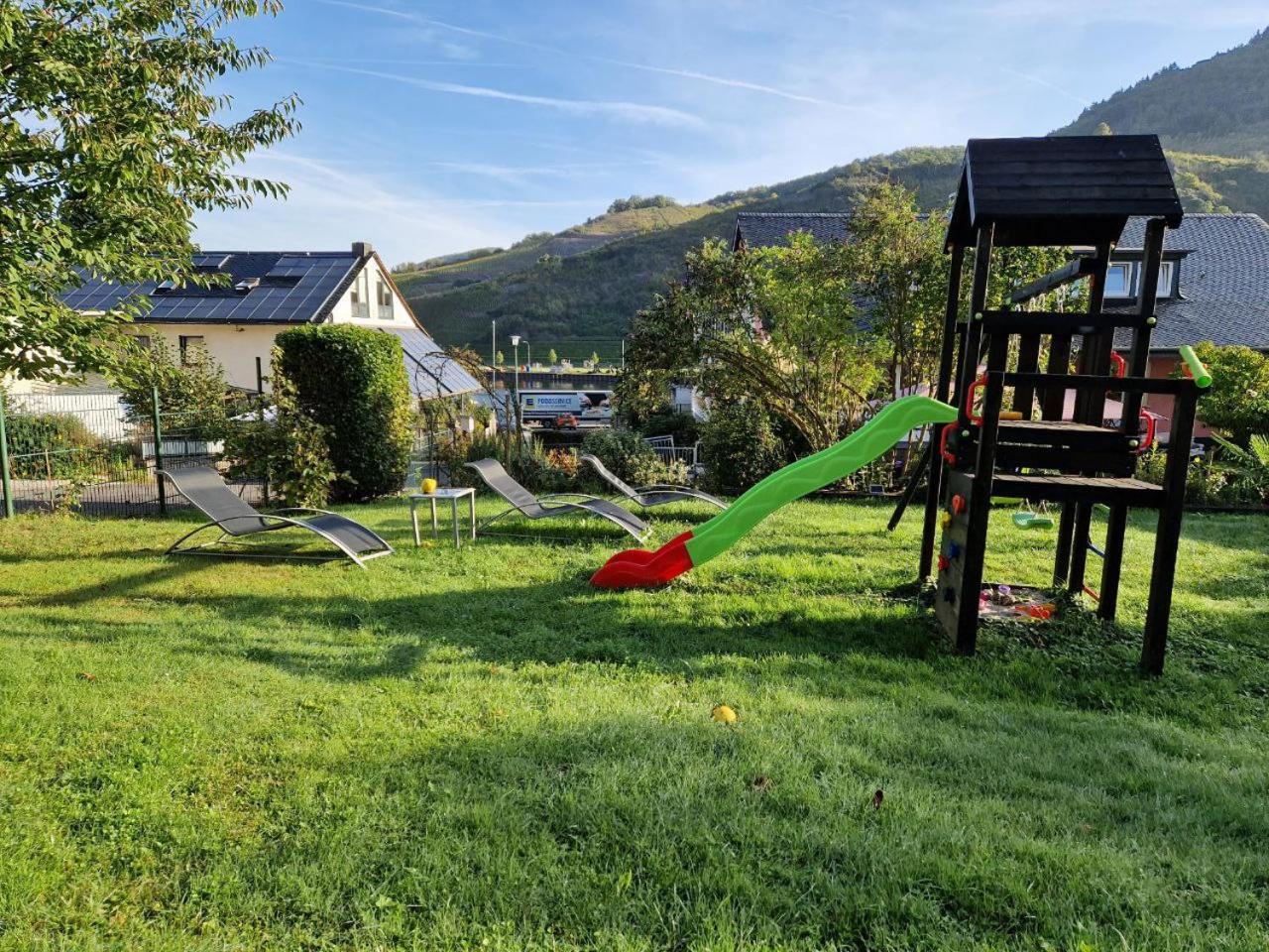 Weingut Im Moselkrampen Apartment เอลเลนซ์-พอลเทอร์สดอร์ฟ ภายนอก รูปภาพ